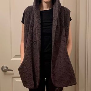 Forever 21 Fleece Sleeveless Hoodie Size L